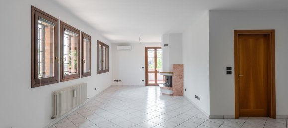 6 Schlafzimmer Villa in Argelato, Italy, Nr. 334803 12