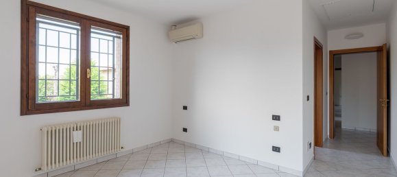 6 Schlafzimmer Villa in Argelato, Italy, Nr. 334803 21