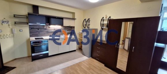 2 Schlafzimmer Wohnung in Pomorie, Bulgaria, Nr. 657 3