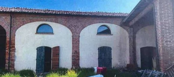 4 rooms Apartment in Sabbioneta, Italy No. 186595 9