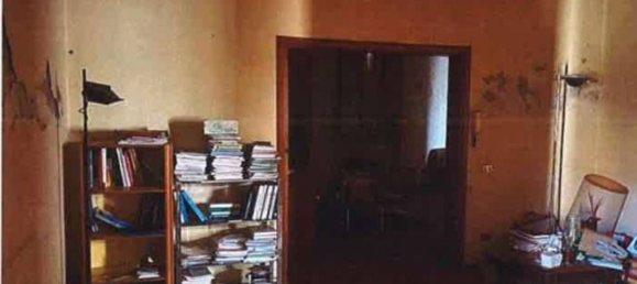 4 rooms Apartment in Sabbioneta, Italy No. 186595 3