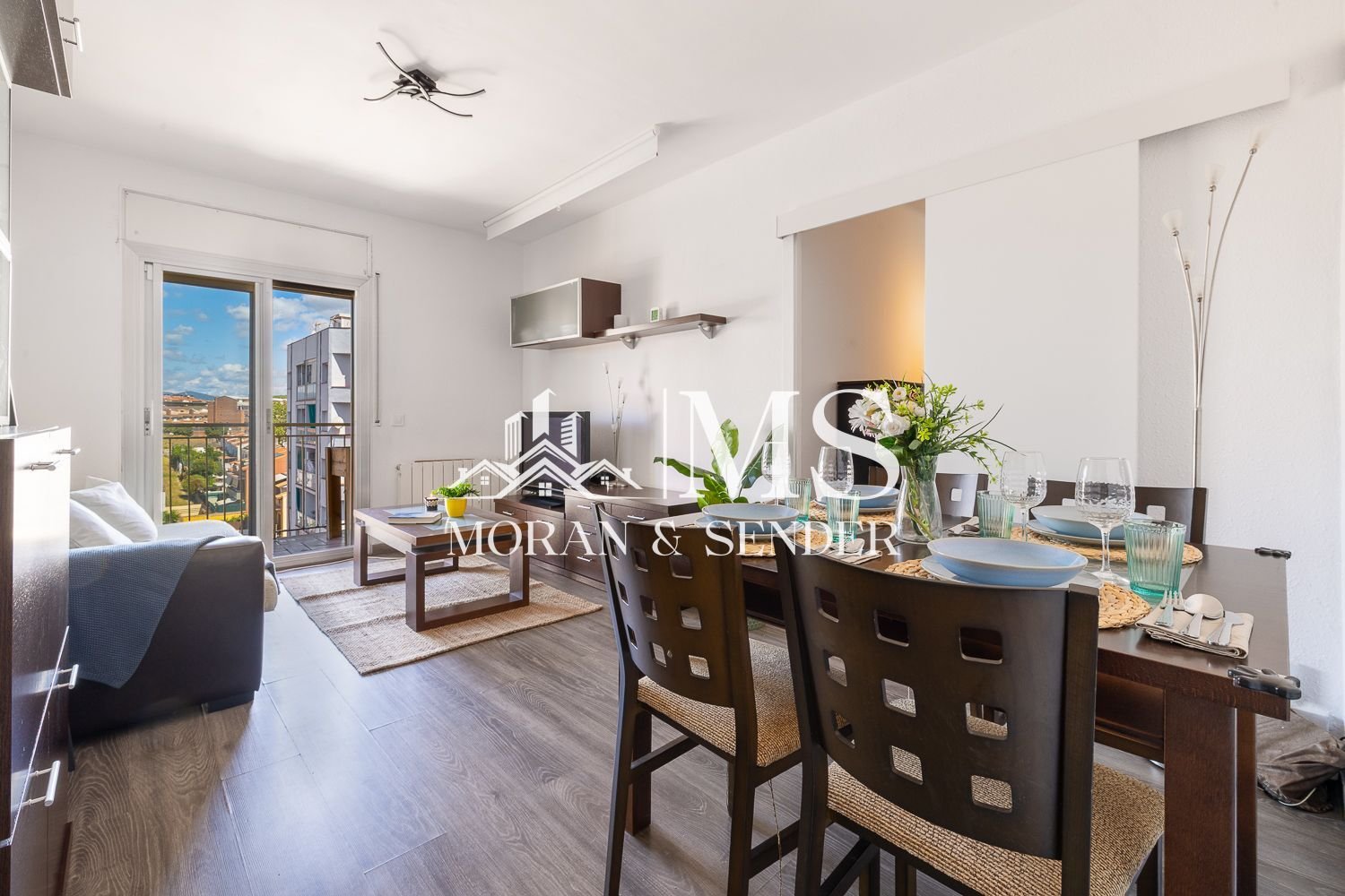 4 Schlafzimmer Wohnung in Rubi, Spain, Nr. 247823