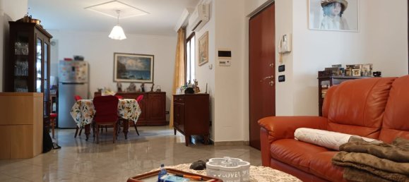 Casa de 3 habitaciónes en San Severo, Italy No. 19934 6