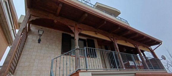 Casa de 3 habitaciónes en San Severo, Italy No. 19934 2