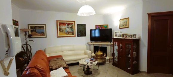 Casa de 3 habitaciónes en San Severo, Italy No. 19934 7