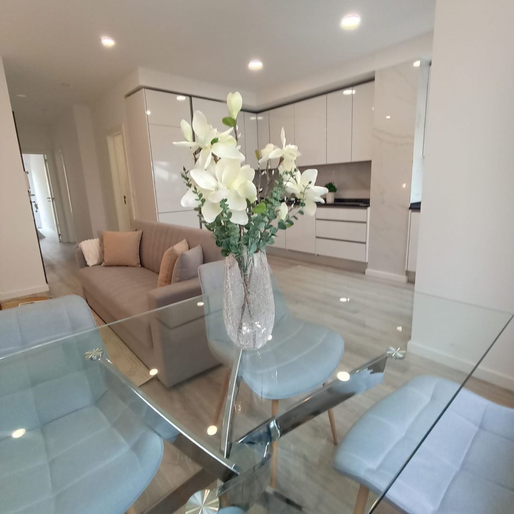 3 bedrooms Apartment in Lisbon, Portugal No. 162755