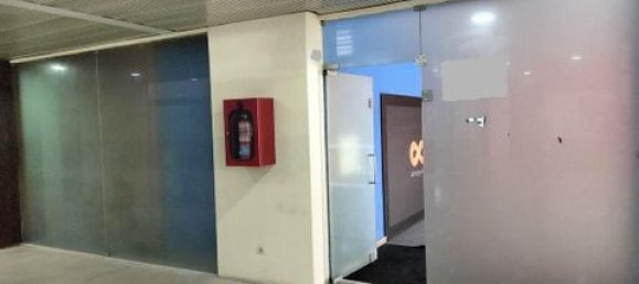 73m² Commercial property in Porto, Portugal No. 150074 13