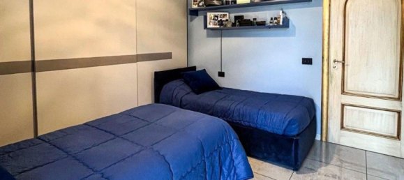 5غرفة منزل في Reggio Emilia, Italy رقم 9358 36
