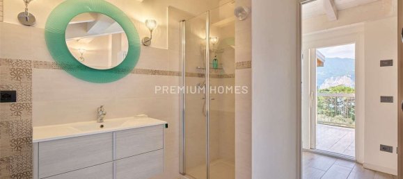 2 bedrooms Penthouse in Malcesine, Italy No. 370634 16