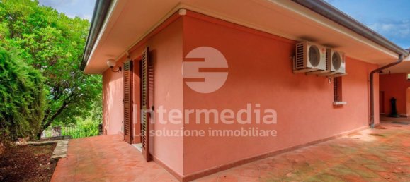3 bedrooms Villa in Brescia, Italy No. 303520 4