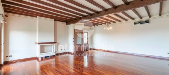 3 bedrooms Villa in Brescia, Italy No. 303520 8