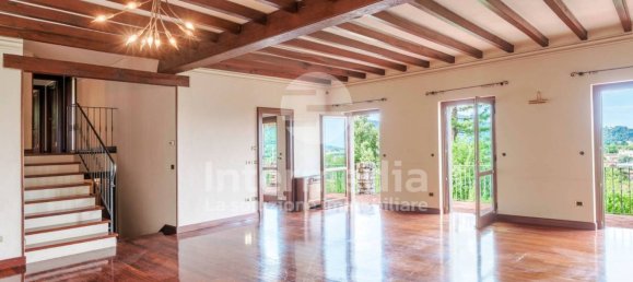 3 bedrooms Villa in Brescia, Italy No. 303520 7