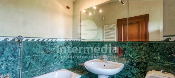 3 bedrooms Villa in Brescia, Italy No. 303520 20