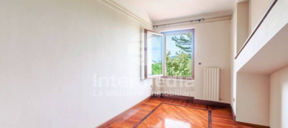 3 bedrooms Villa in Brescia, Italy No. 303520 11