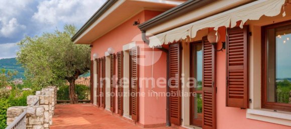 3 bedrooms Villa in Brescia, Italy No. 303520 3