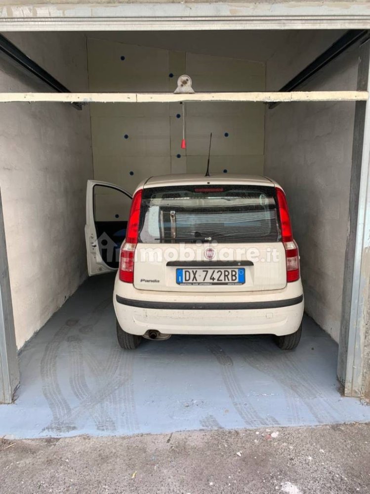 Garage in Rome, Italy 11m², Nr. 350224