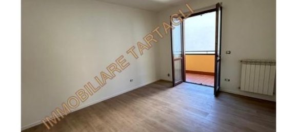 2 rooms Apartment in Florence, Italy No. 30994 3