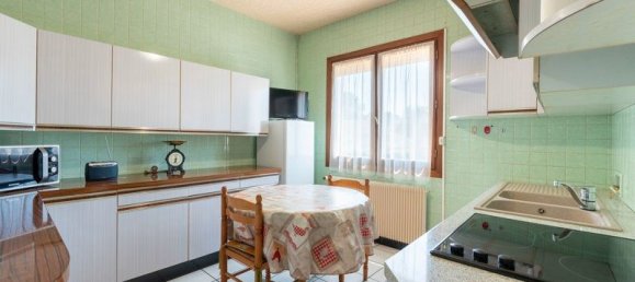 4 Schlafzimmer Haus in Saint-Pierre-du-Mont, France, Nr. 293295 3