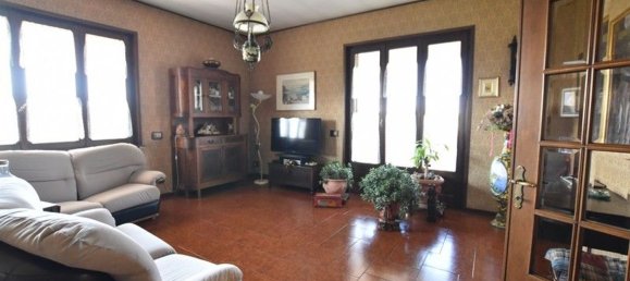 6 bedrooms Villa in Fidenza, Italy No. 343550 5
