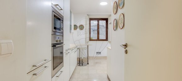 2 bedrooms Apartment in Lisbon, Portugal No. 9531 10