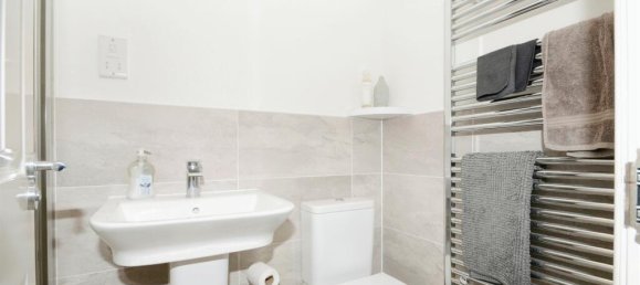 2 bedrooms House in Harrow, United Kingdom No. 6329 4