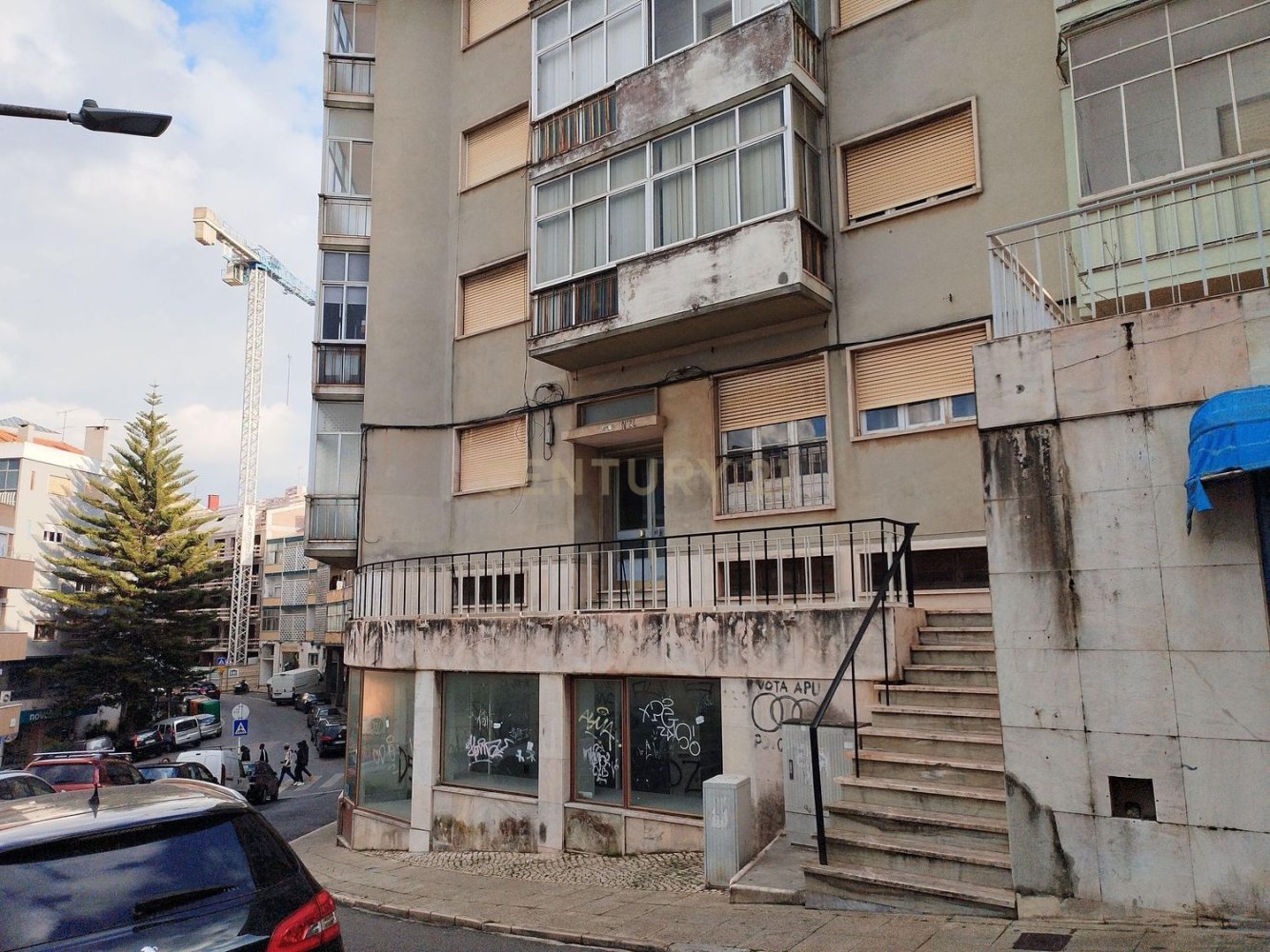 888m² Building in Loures, Portugal No. 131663