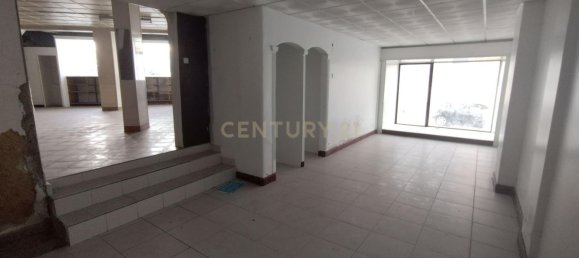 888m² Building in Loures, Portugal No. 131663 32