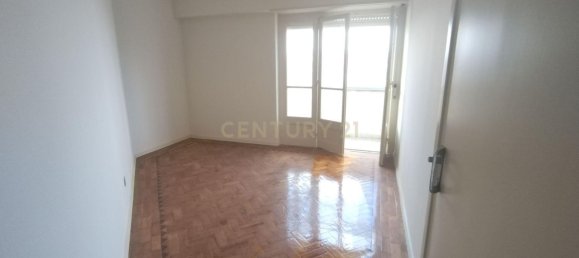 888m² Building in Loures, Portugal No. 131663 9