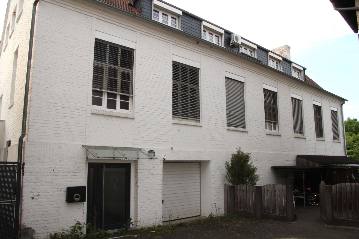 Propiedad comercial en Hesse, Germany 204 m² No. 267986