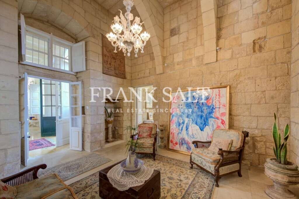 Hotel de 8 dormitorios en Zebbug, Malta No. 2113