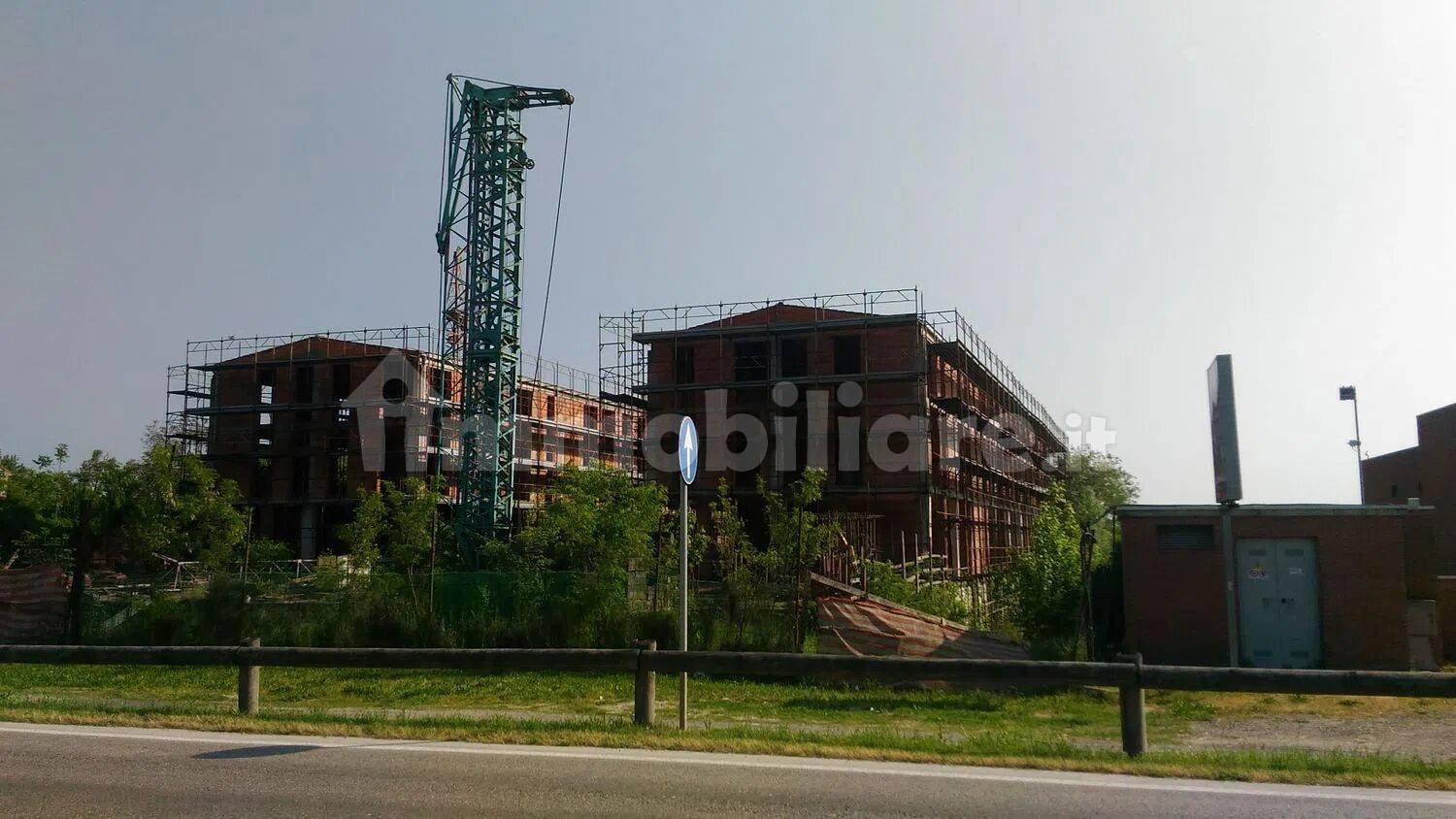 3900m² Building in Bagnolo San Vito, Italy No. 351363