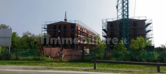 3900m² Building in Bagnolo San Vito, Italy No. 351363 3