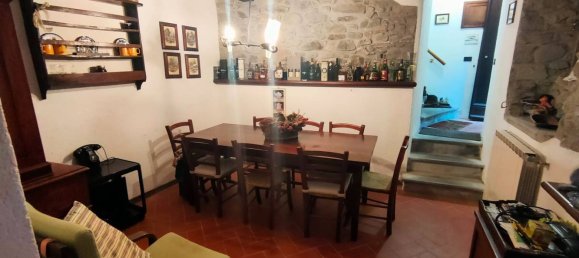 6 rooms House in Fiumalbo, Italy No. 220955 3