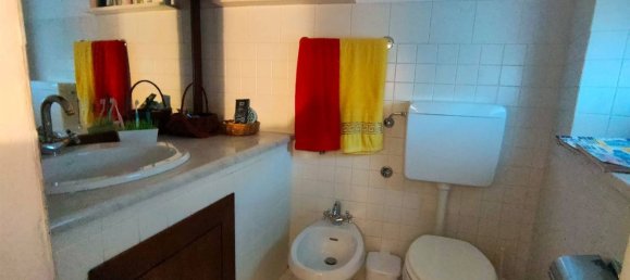 6 rooms House in Fiumalbo, Italy No. 220955 11