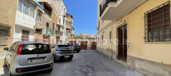 Apartamento de 3 dormitorios en Palermo, Italy No. 299261 4