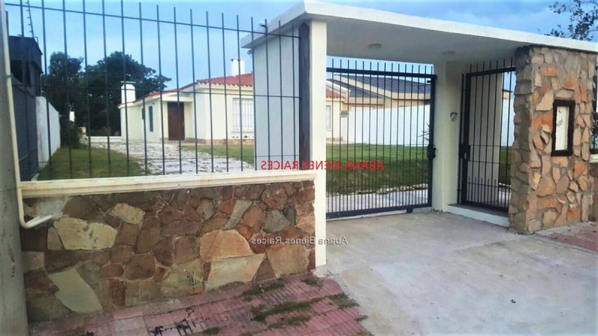 3 bedrooms House in Montevideo, Uruguay No. 1029