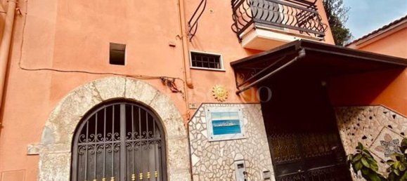 9-salle Appartement à Cesinali, Italy No. 206966 4