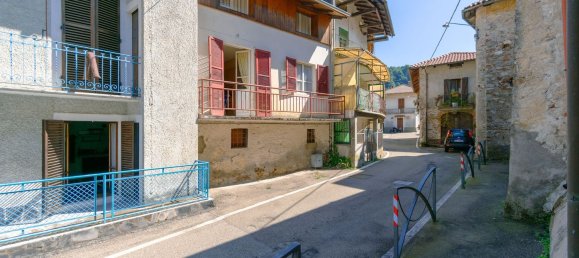 Casa de 4 dormitorios en Borgosesia, Italy No. 379695 17