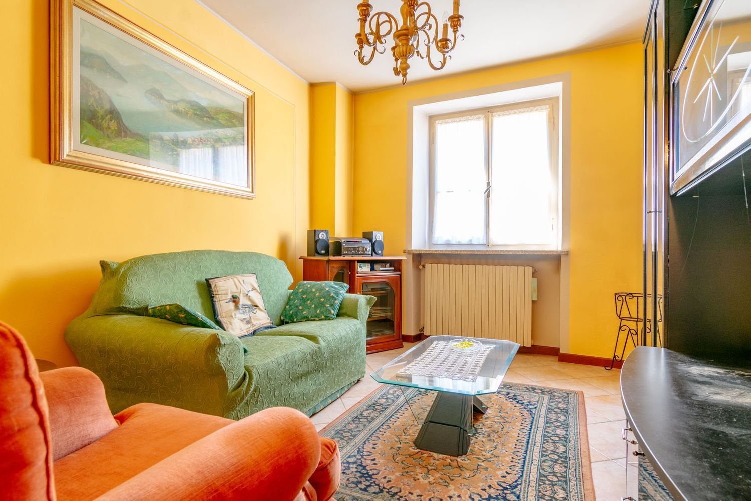 Casa de 4 dormitorios en Borgosesia, Italy No. 379695