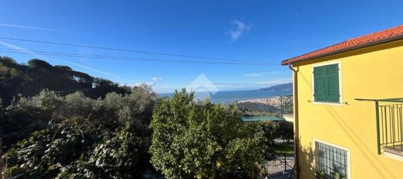 3 bedrooms Apartment in Lavagna, Italy No. 211510 3