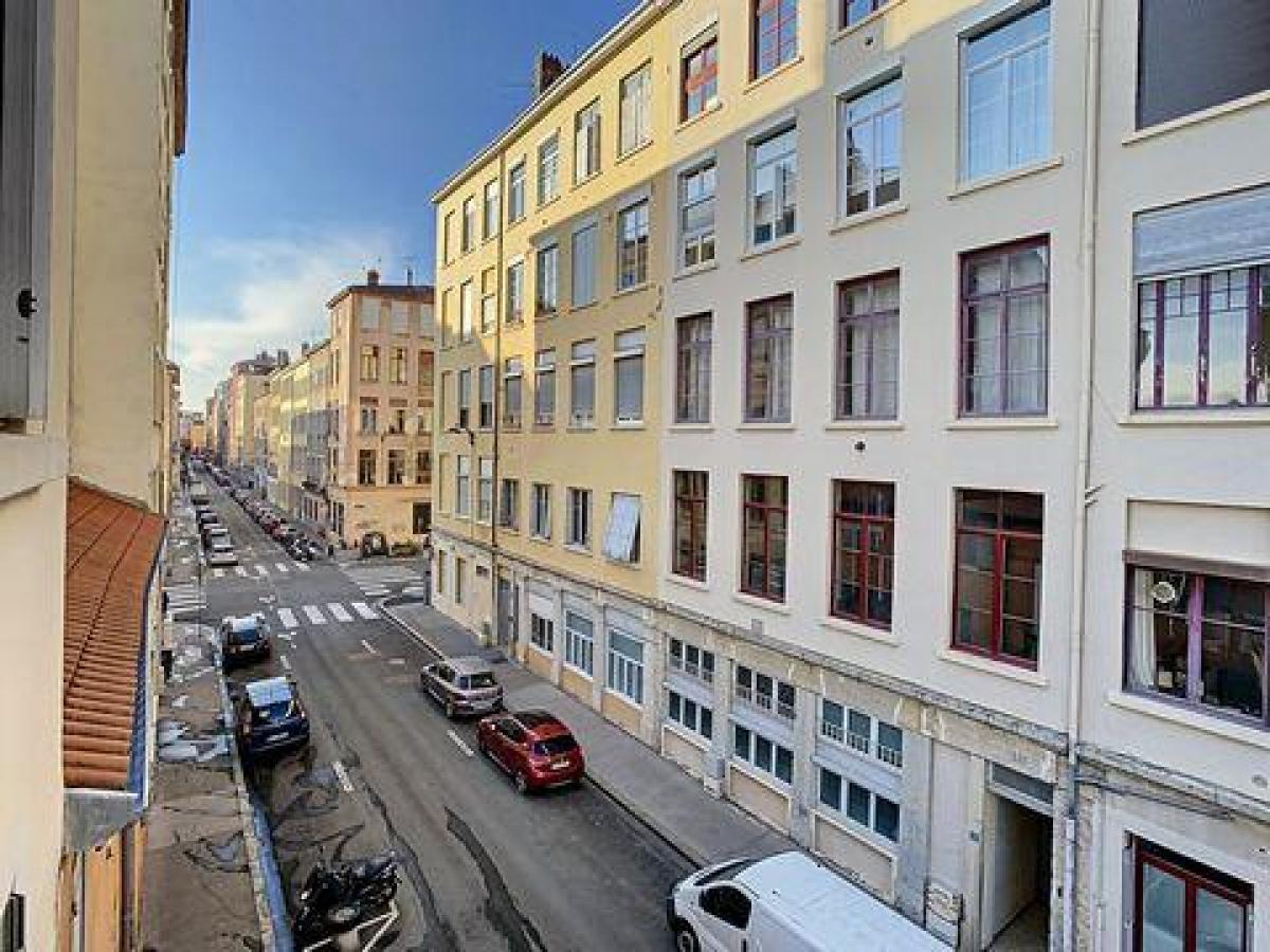 Studio in the Condo in Lyon, France No. 35499