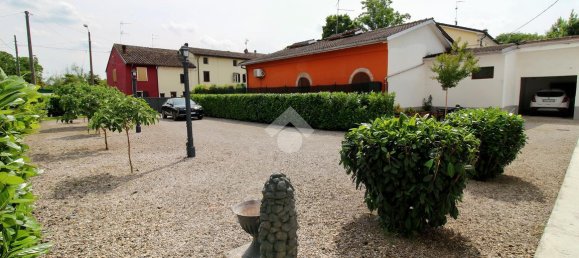 5 rooms House in Parma, Italy No. 16467 8