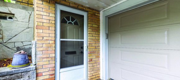 3 bedrooms House in Toronto, Canada No. 757 5