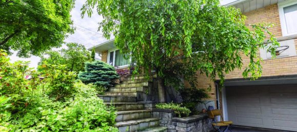 3 bedrooms House in Toronto, Canada No. 757 3