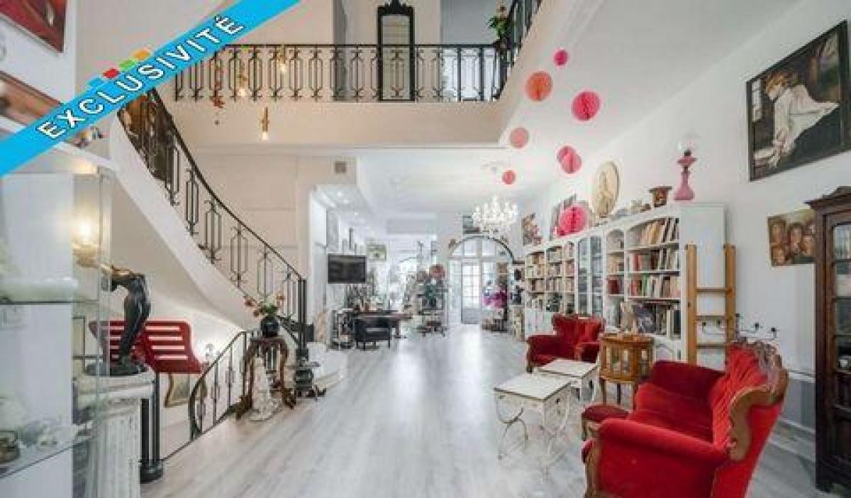 Fábrica de 4 dormitorios en Marseille, France No. 18851