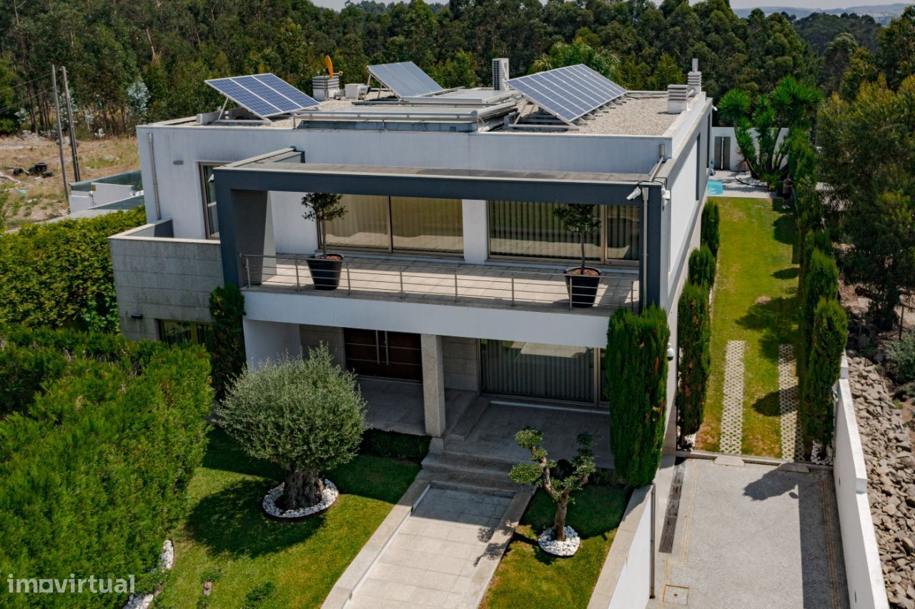 5 bedrooms House in Maia, Portugal No. 208598