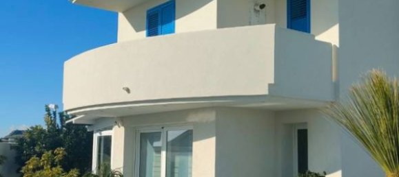 Villa de 3 dormitorios en Porto Empedocle, Italy No. 215862 2