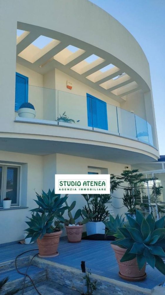 Villa de 3 dormitorios en Porto Empedocle, Italy No. 215862