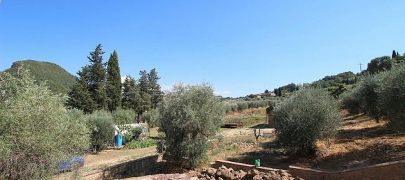 2 bedrooms House in Volterra, Italy No. 145 4