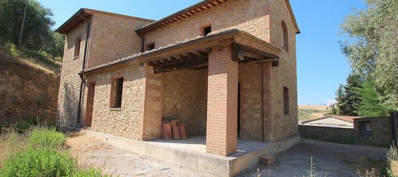 2 bedrooms House in Volterra, Italy No. 145 2
